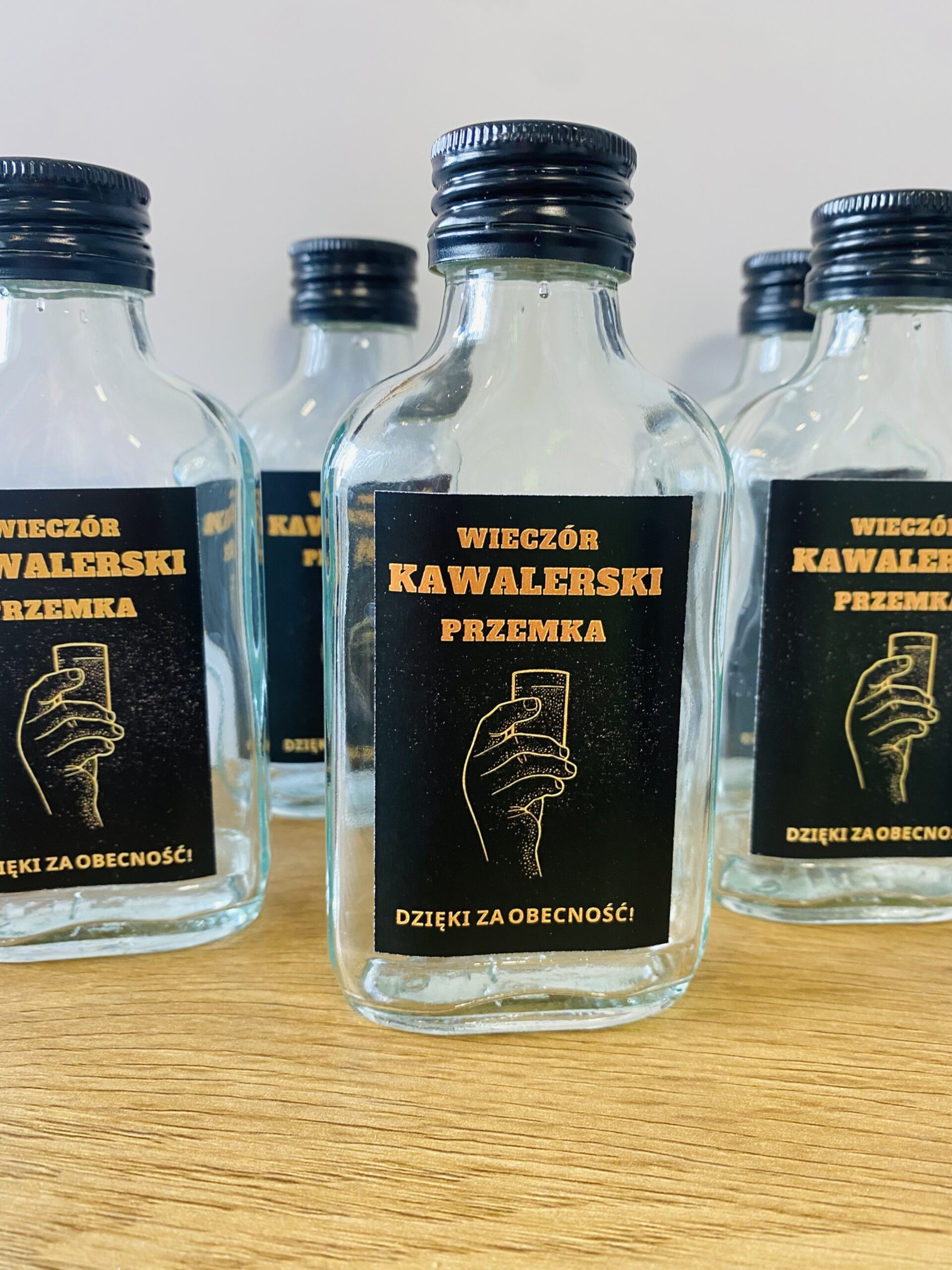 Butelka 100 ml z personalizowaną etykietą